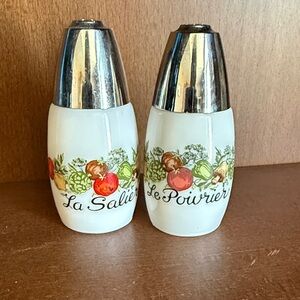 Vintage Corelle vegetable print Salt & Pepper shakers